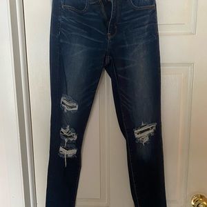American Eagle Distressed Knee Jeggings!